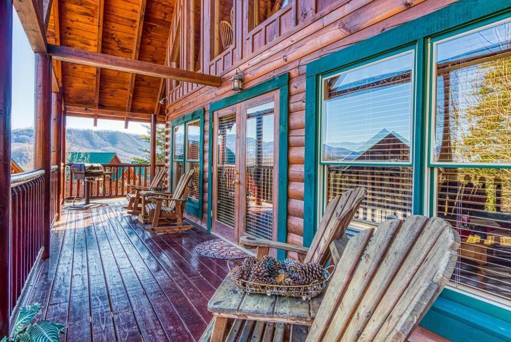 Solid Ground Lodge With Yard! Pigeon Forge Dış mekan fotoğraf